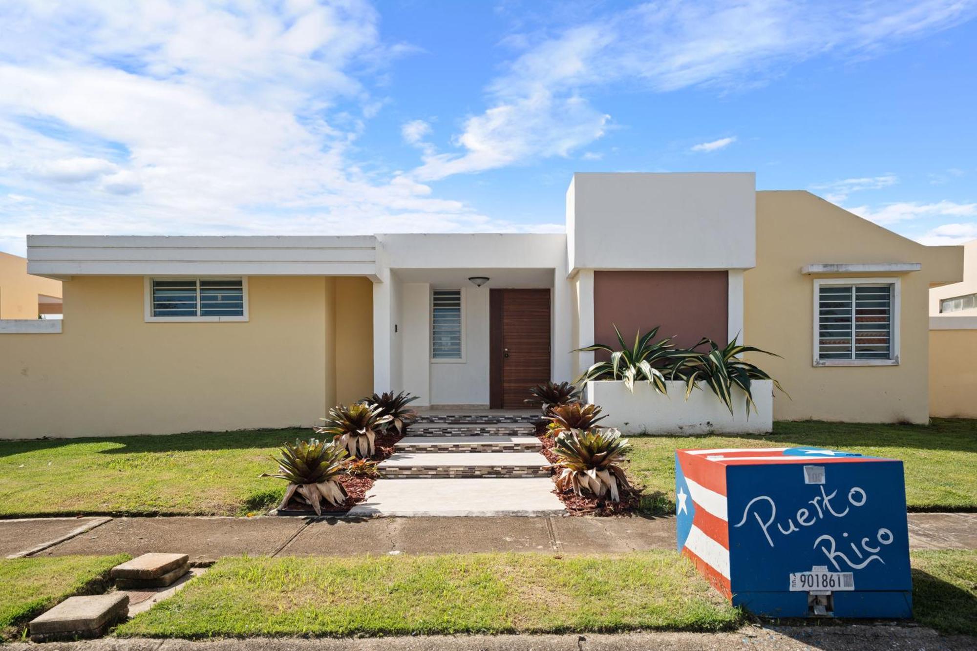 4 Bedroom Family Reserve With Pool Home Dorado Esterno foto